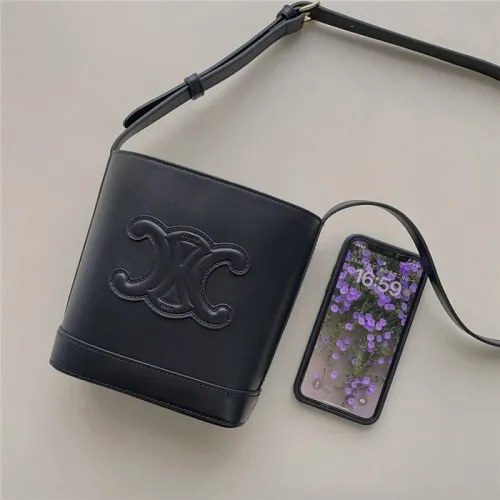 CELINE 셀린느 퀴르 스몰 버킷백 C30088