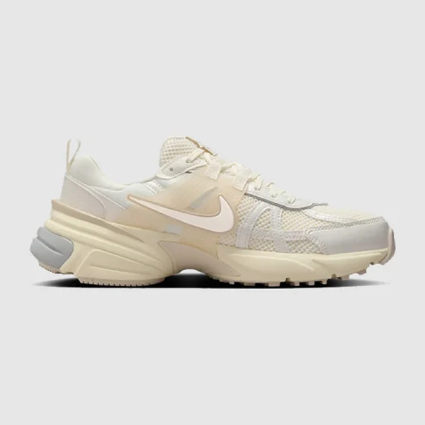 나이키 V2K Run HQ1512