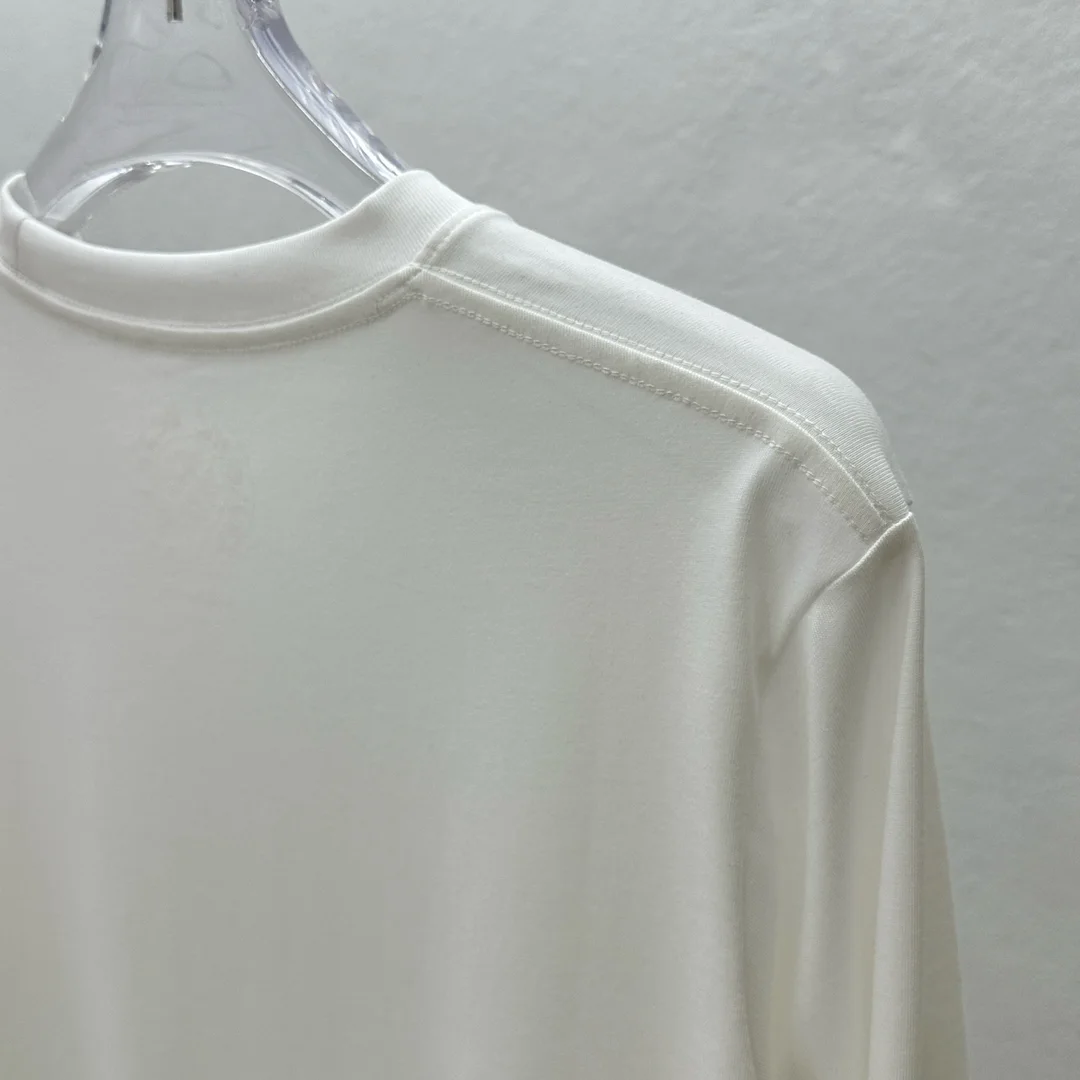 06b495b053435.webp