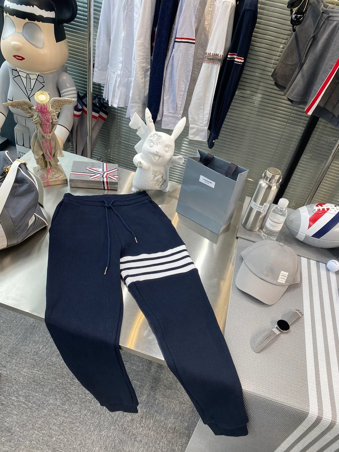 톰브라운 와플 스트라이프 스웨트팬츠 네이비