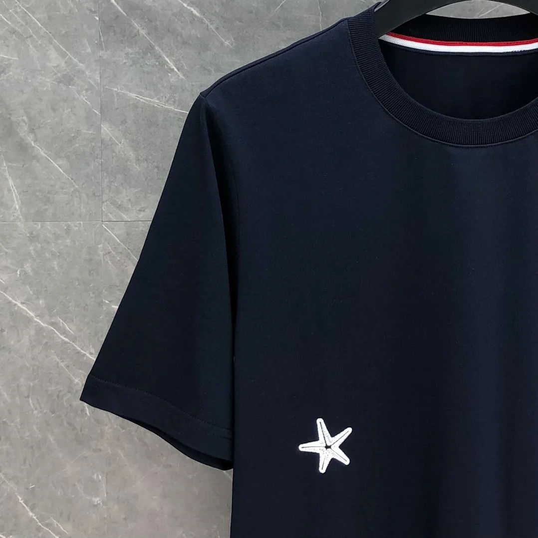 톰브라운 썸머 자수 라운드넥 티셔츠 2COLOR (NAVY) (GRAY)