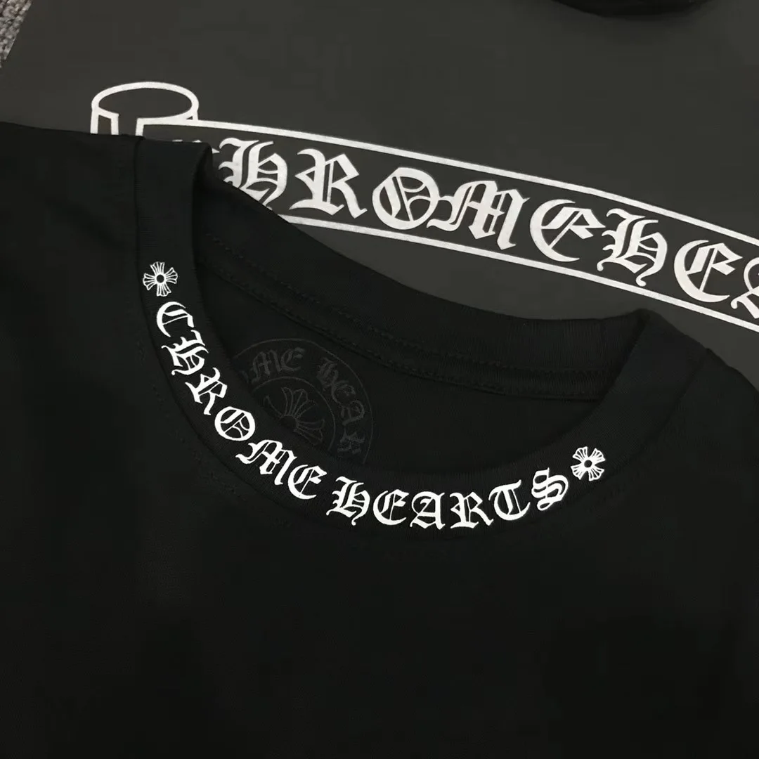 크롬하츠 넥 로고 스크립트 포켓 반팔 티셔츠 2Color