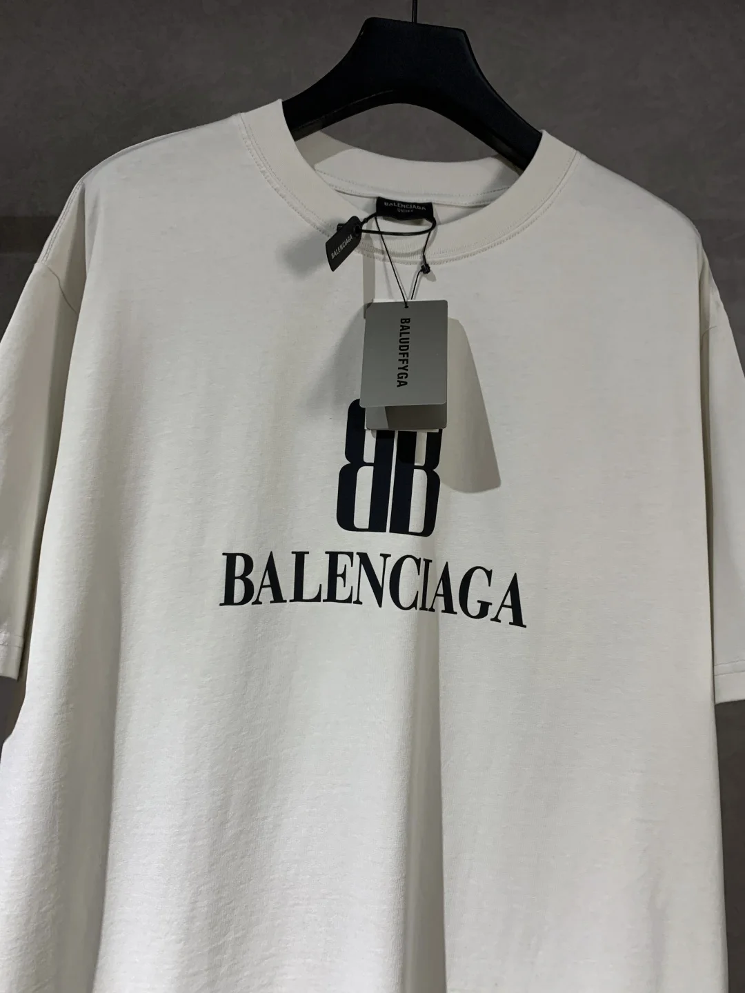 발렌시아가 BB 로고 반팔 티셔츠 2Color