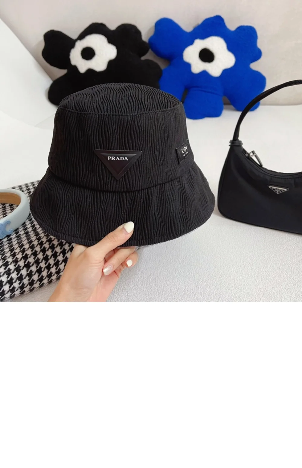 cap3058-1.jpg