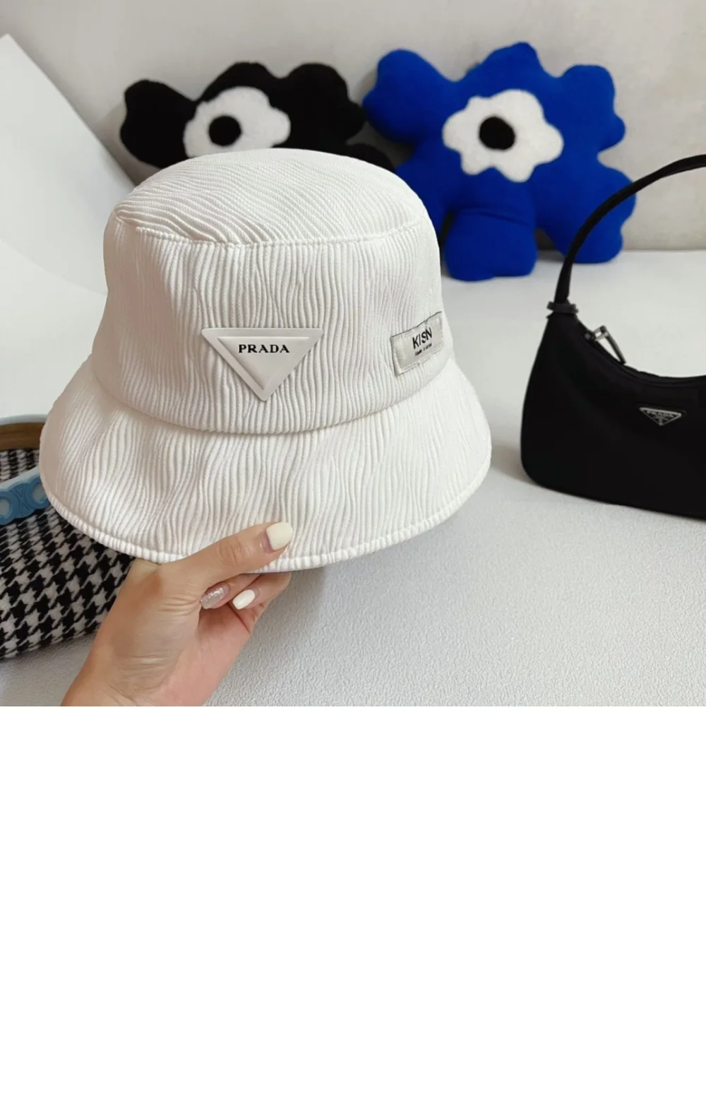 cap3058-2.jpg