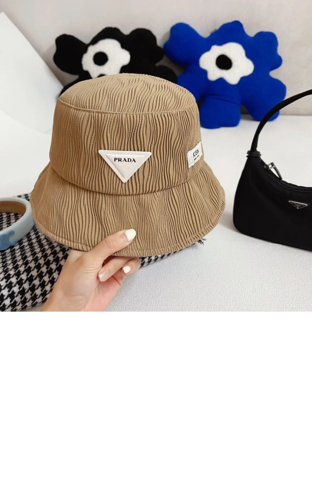 cap3058-3.jpg