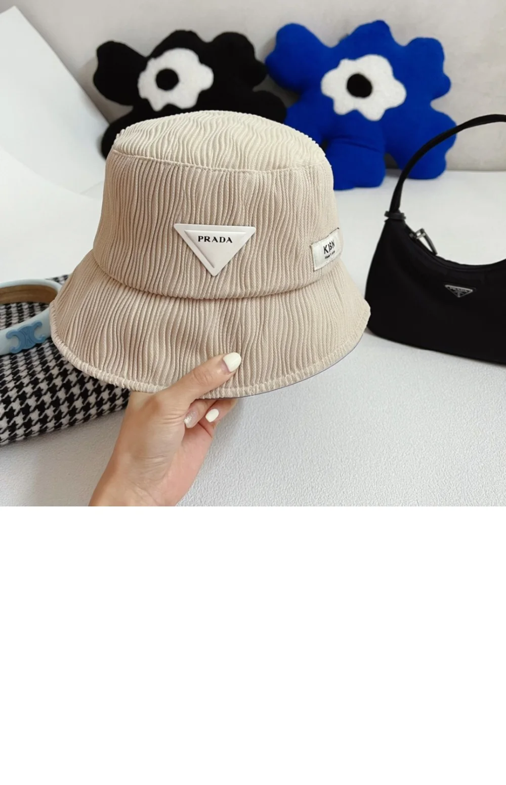 cap3058-4.jpg