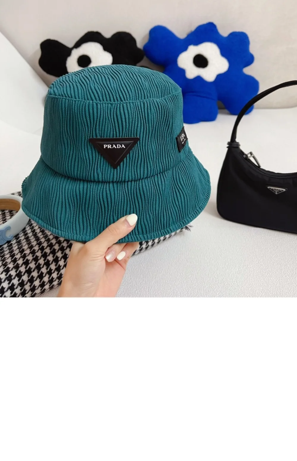 cap3058-5.jpg
