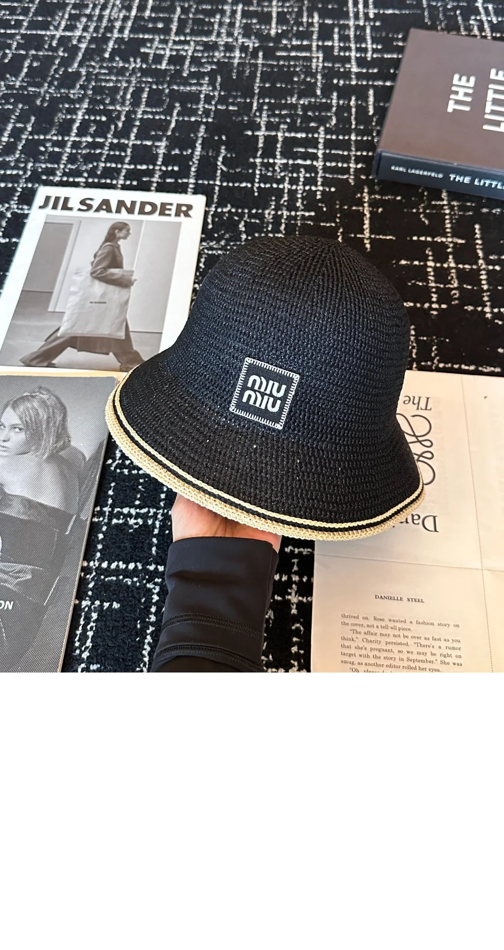 cap3257-1.jpg