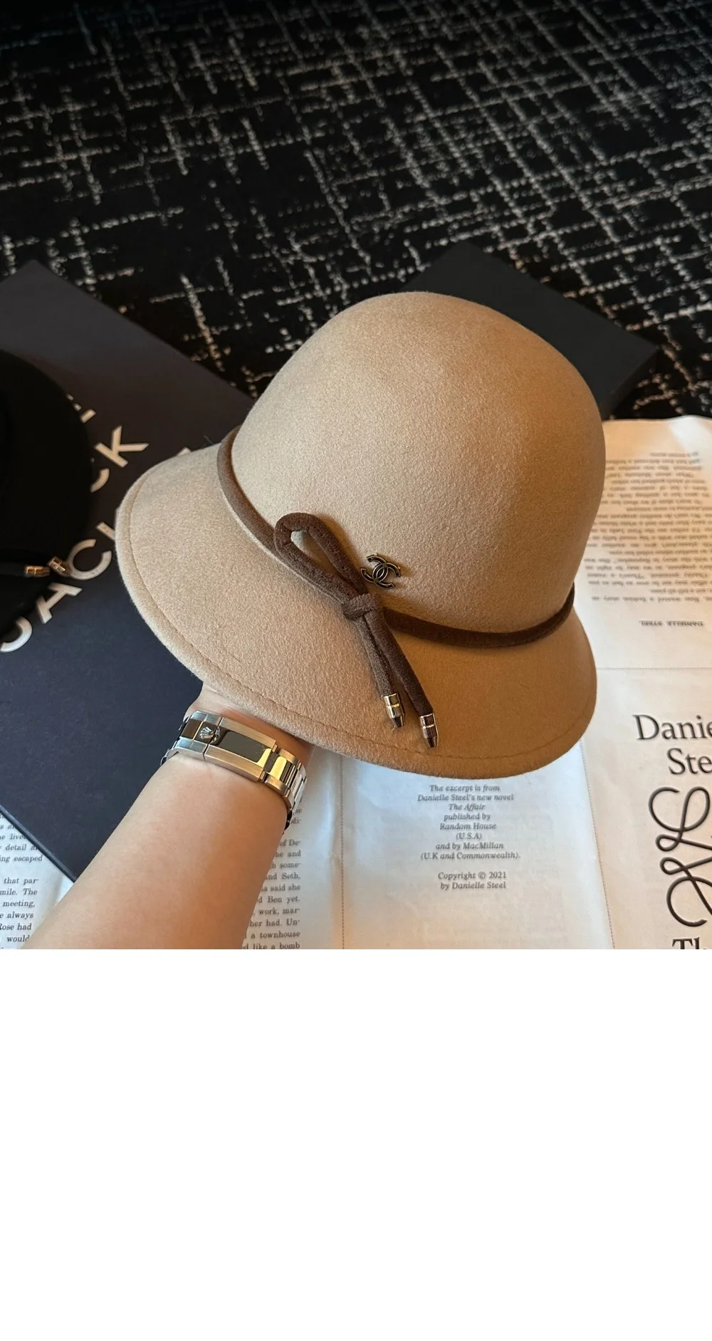 cap3295-2.jpg