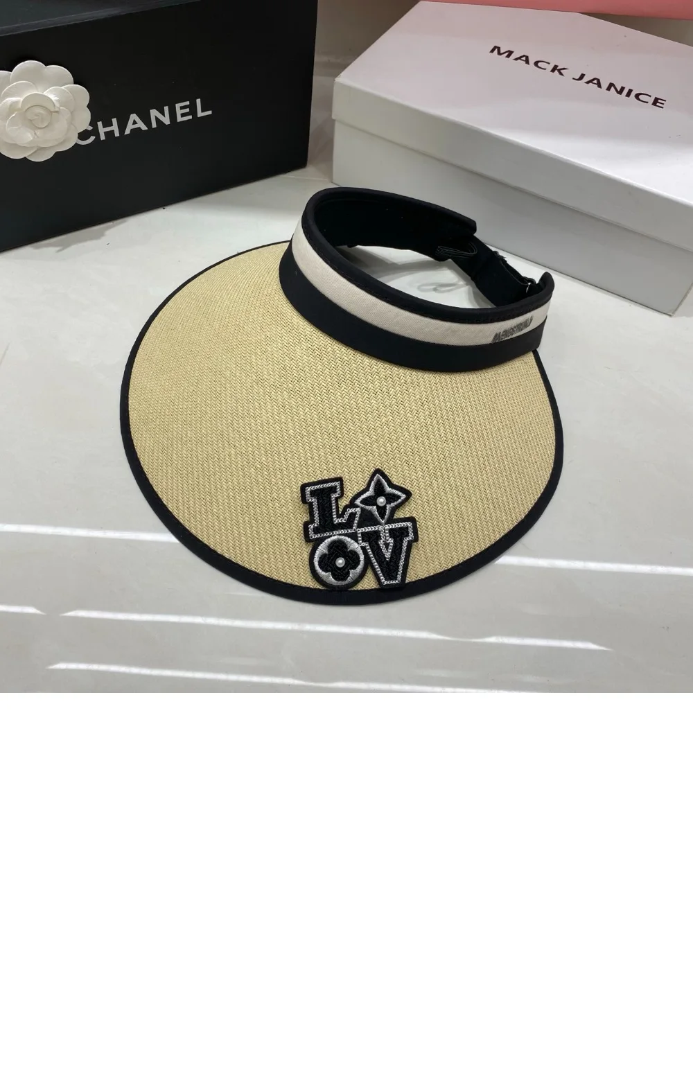 cap4157-3.jpg