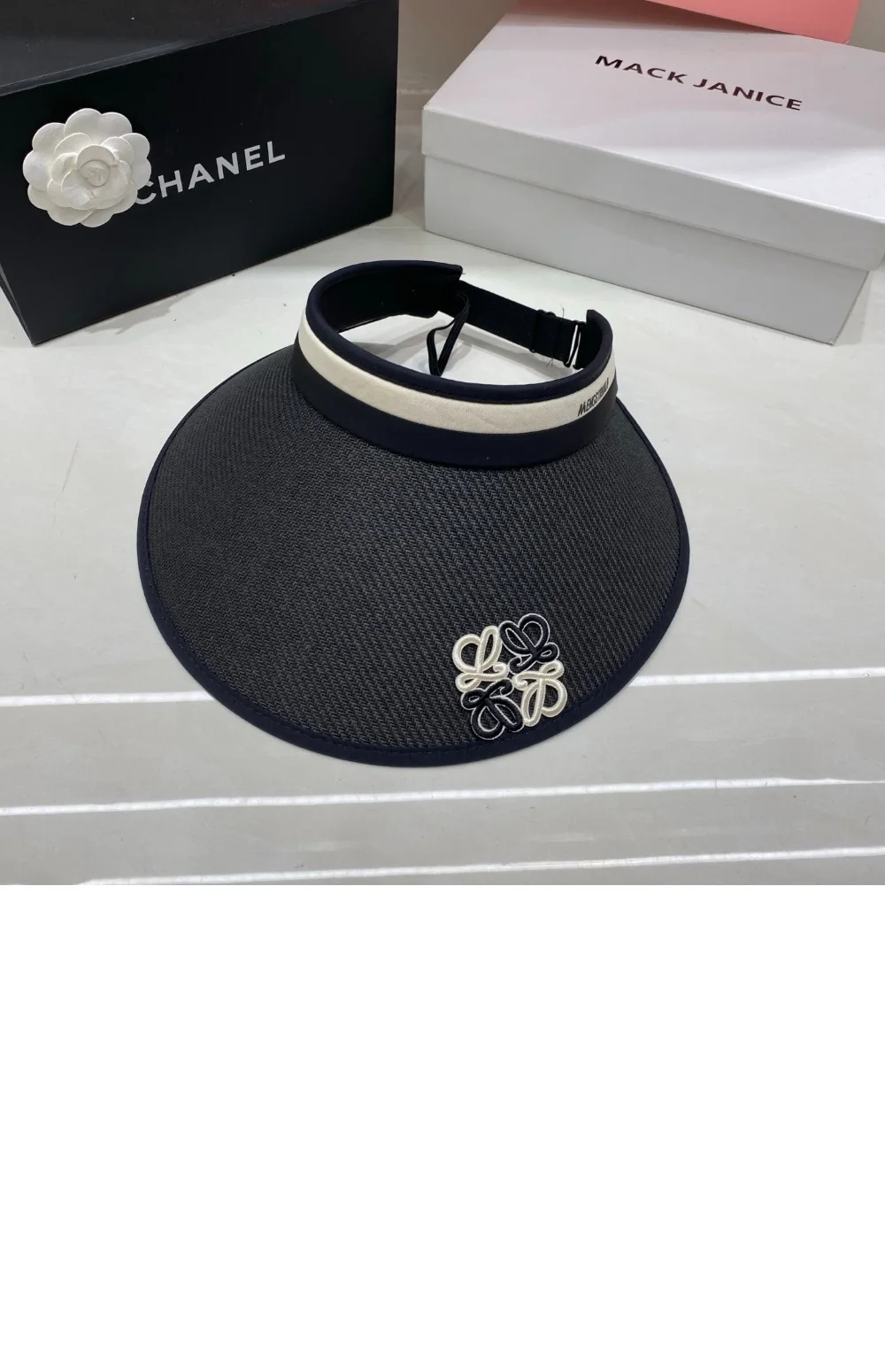 cap4159-1.jpg