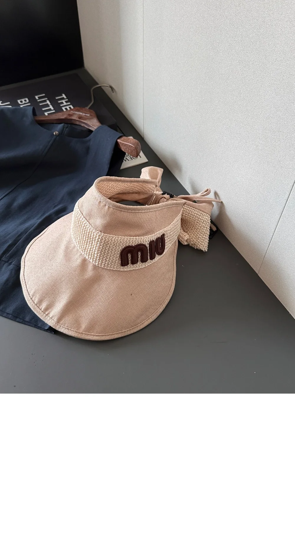 cap4492-2.jpg