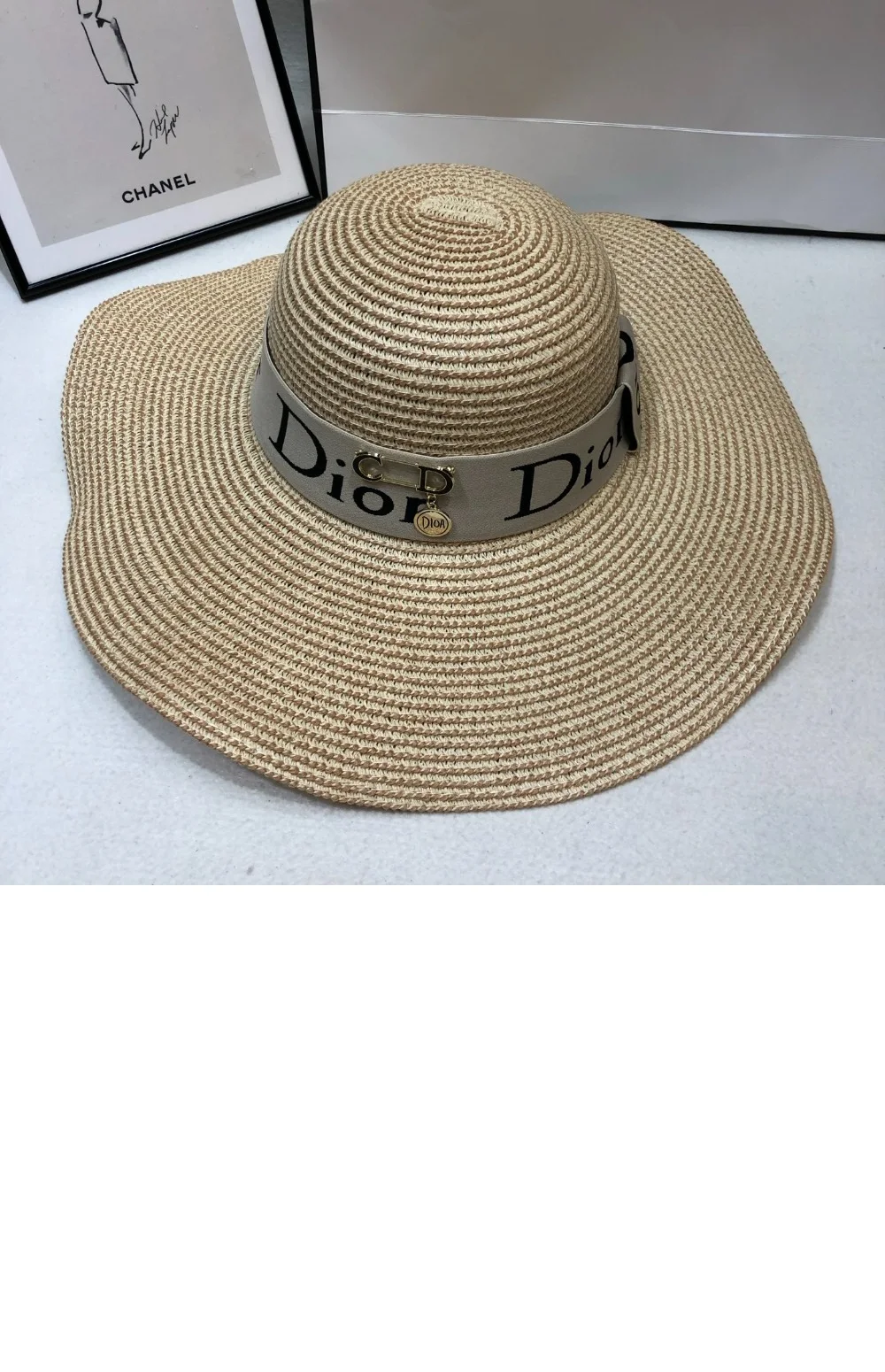 cap4727-1.jpg